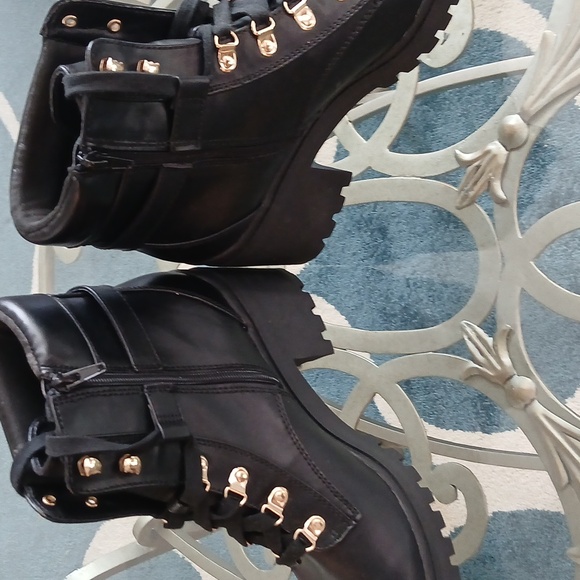 Wild pair nwot combat boots - Picture 5 of 5